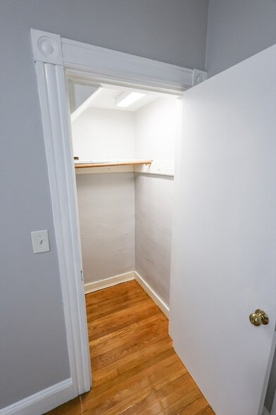 Building Photo - 129 Draper St
