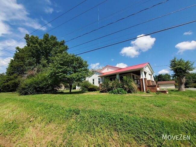 Building Photo - 5224 Old Walkertown Rd