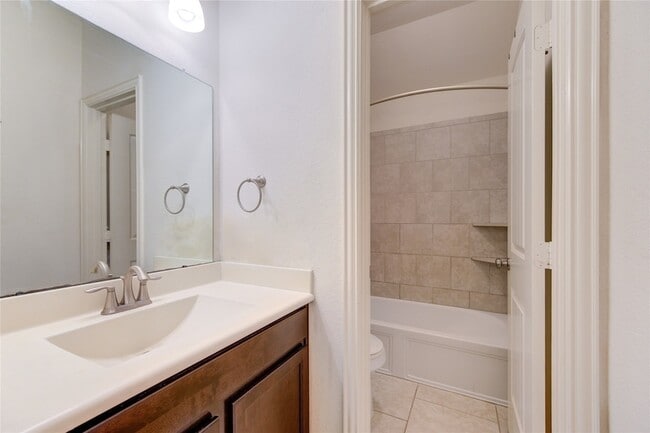 Building Photo - 6519 Point Hollow Ln