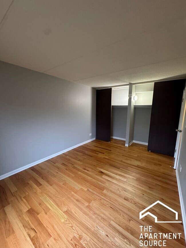 Building Photo - 525 N Quentin Rd