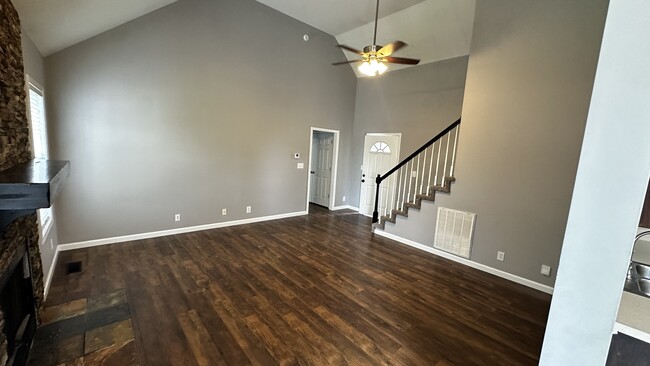 Building Photo - 3541 Sandpiper Dr