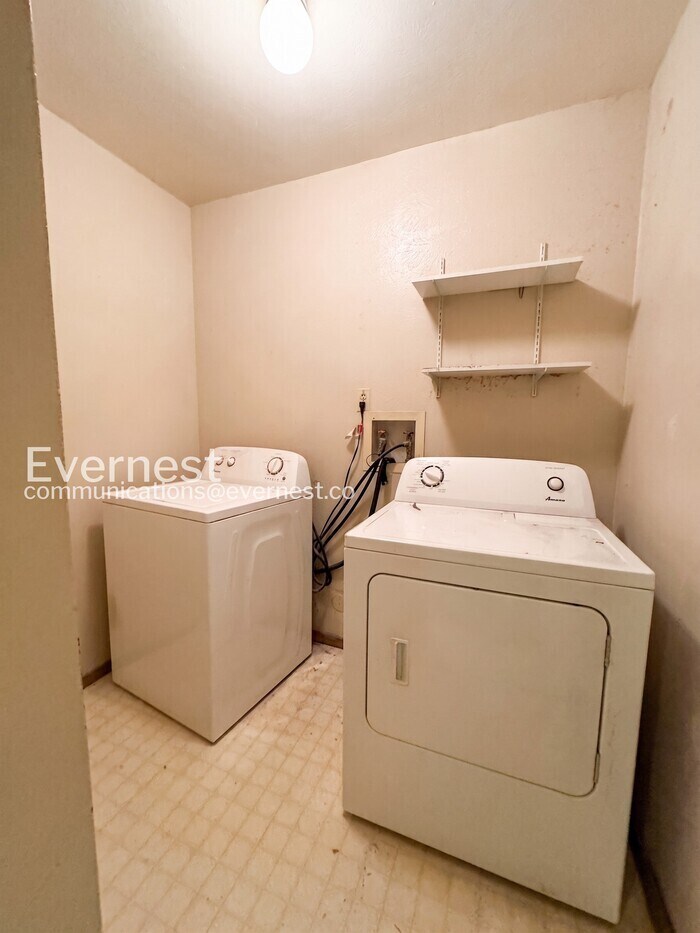 Building Photo - 15128 E Louisiana Dr