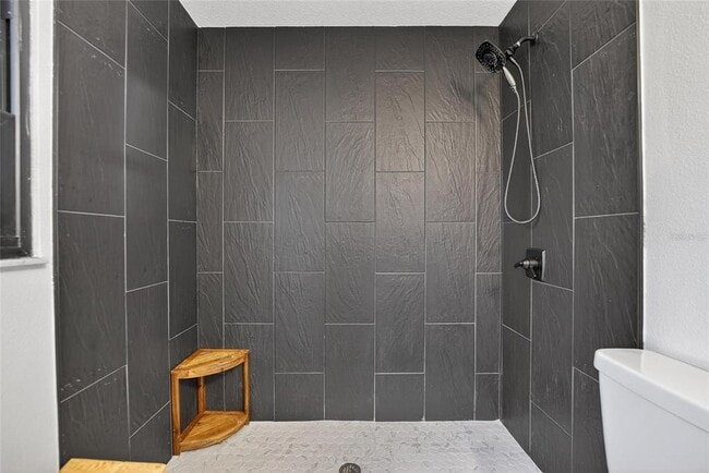 Building Photo - 162 E Davis Blvd