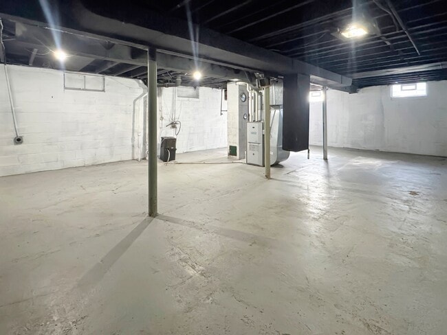 Building Photo - 133 Thurston St SW