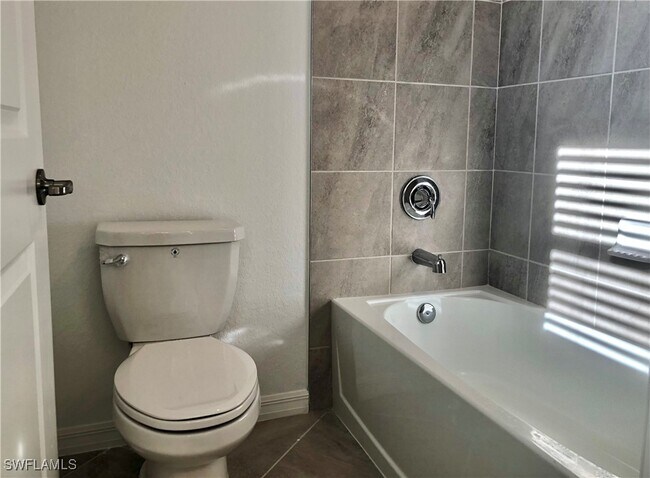Building Photo - 17868 Woodland Ct