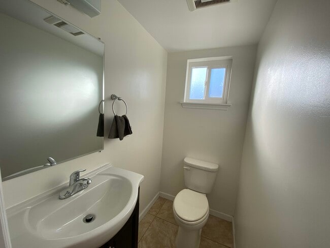 Building Photo - 4032 Suter St