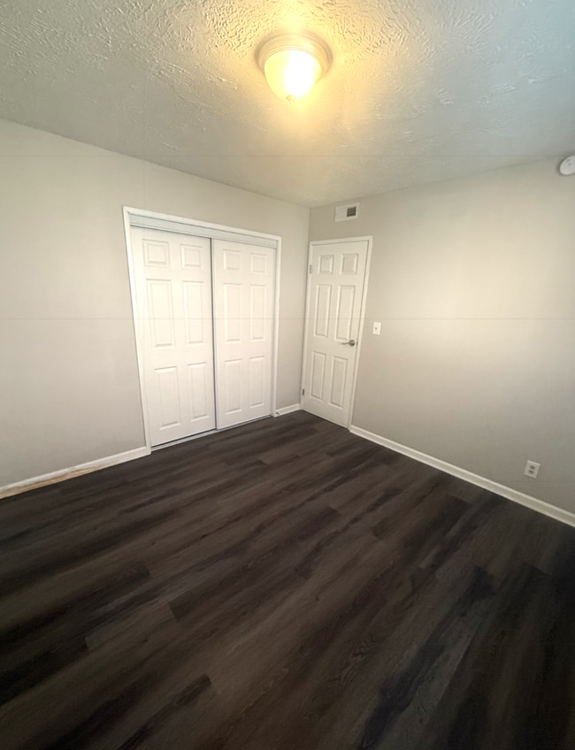 Building Photo - 4210 Huntington Ave