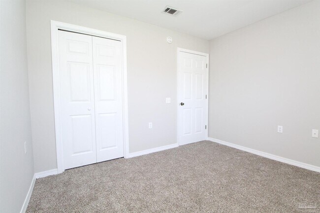 Building Photo - 701 Thornwood Pl