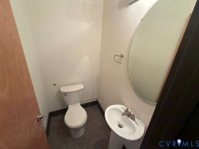 Building Photo - 306 E Broad St