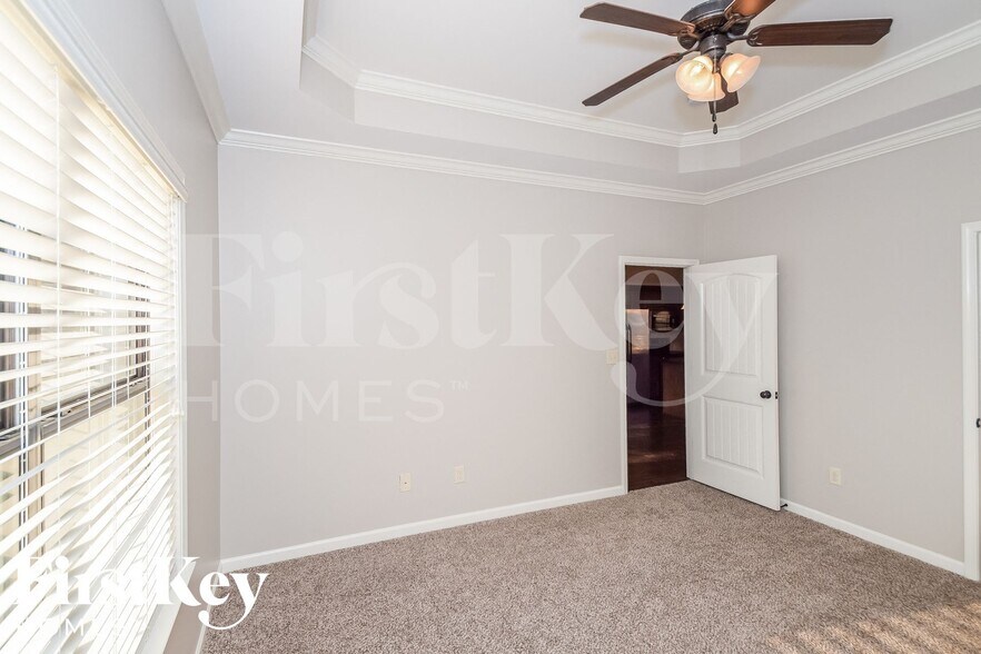 Building Photo - 7701 Timber Leaf Ln