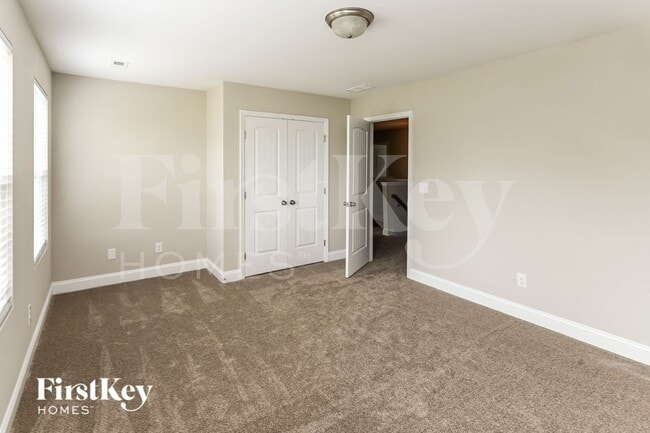 Building Photo - 6315 Bluffton Ln