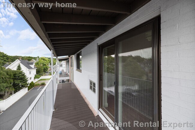 Building Photo - 134 Summer St