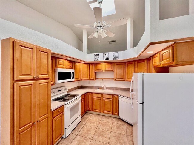 Building Photo - 931 Fairfax Terrace NW