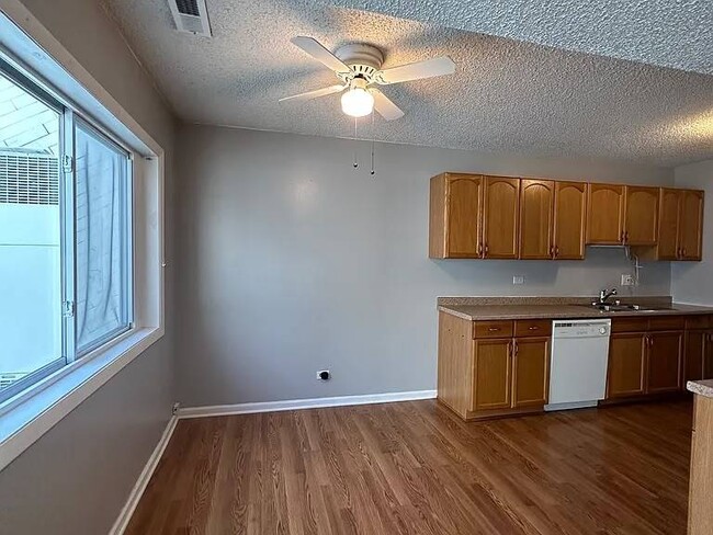 Building Photo - 1741 Bell Dr