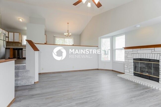 Building Photo - 3 Bedroom Pet-Friendly Home in Florissant, MO with Main Street Renewal