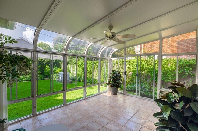 Building Photo - 5583 Beverly Hill St