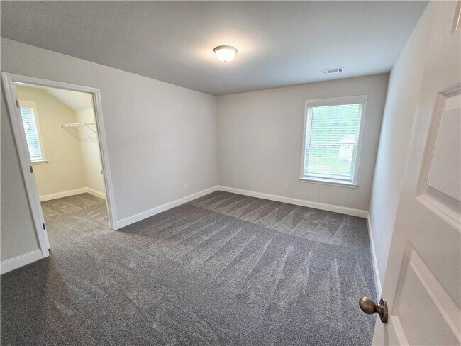 Building Photo - 3856 Lockaby Way