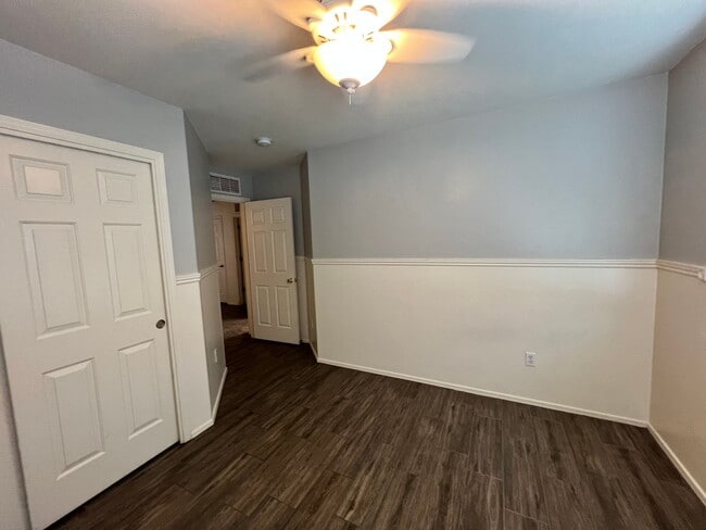 Building Photo - 4137 E Shadow Branch Dr