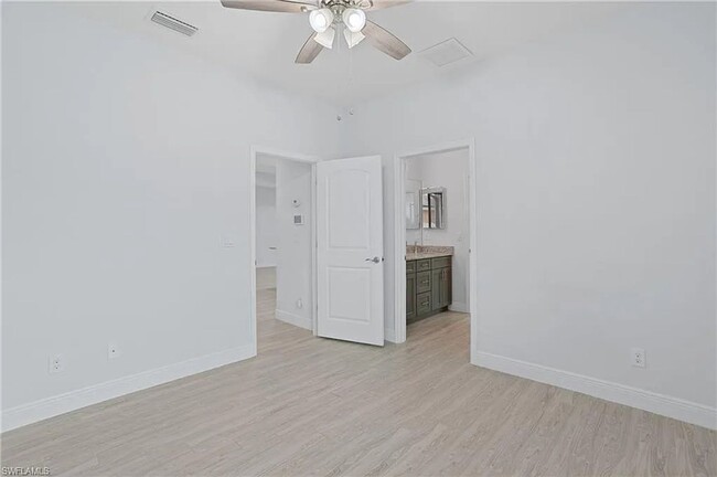 Building Photo - Spacious 4 Bedroom, 3 Bath Single-Family H...