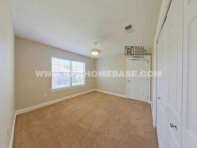 Building Photo - ELEGANT 4/3 + OFFICE IN GATED CHANAN ESTATES | Gas Fireplace + Formal Dining!