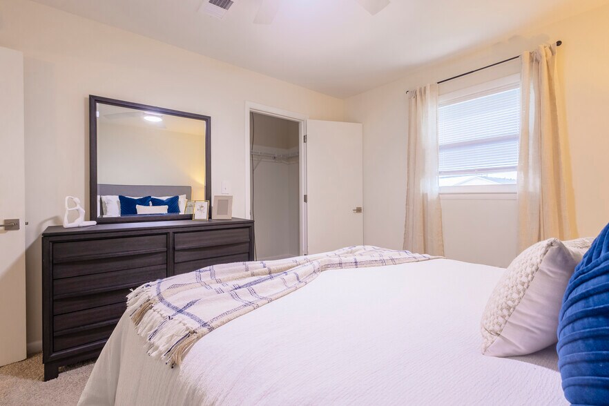 Bedroom - Trifecta on Red Mile