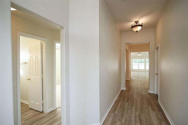 Building Photo - 43 N Veranda Ridge Dr