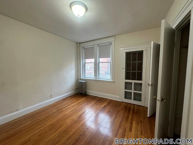 Building Photo - 131 Washington St