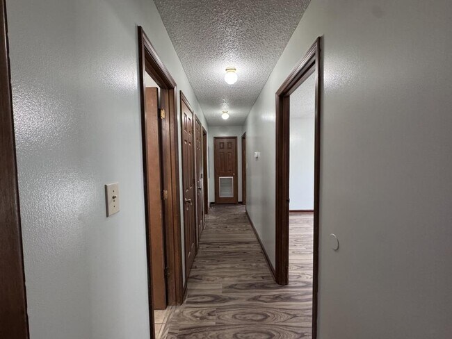 Building Photo - 111 Rainbow Ave