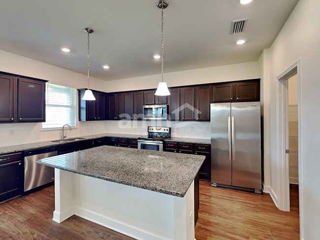 Building Photo - 326 Pine Terrace Dr