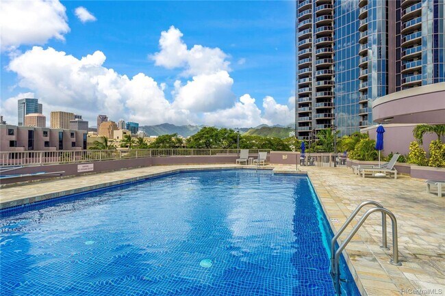 Building Photo - Kakaako 1/1/1 in "One Waterfront"