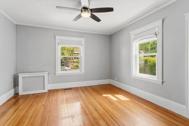 Building Photo - 454 Quarry St