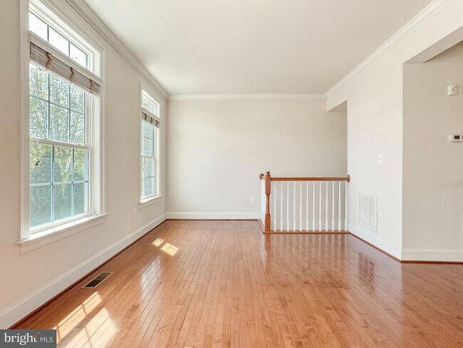 Building Photo - 42365 Pine Forest Dr