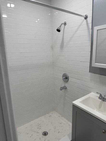 Building Photo - 16 Bailey Ave