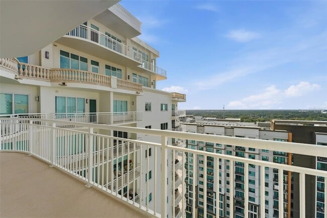 Building Photo - 100 S Eola Dr