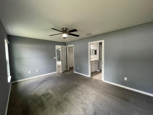 Building Photo - **Beautiful 3 Bd 2 Bath!! AVAILABLE AFTER JUNE 15TH**