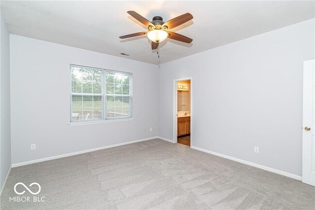 Building Photo - 10272 Lakeland Dr