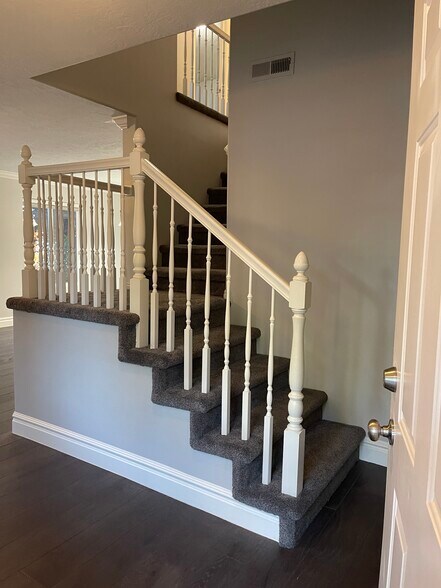 Building Photo - 290 S 1200 E