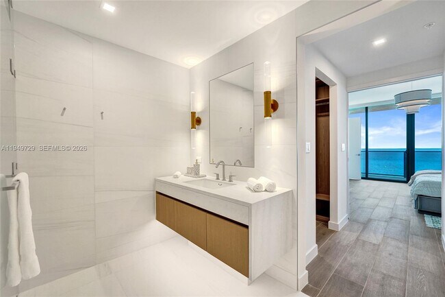 Building Photo - 900 N Ocean Blvd