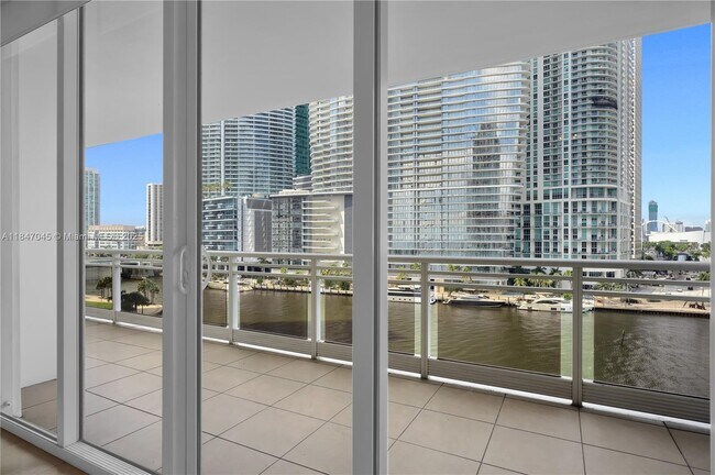 Building Photo - 901 Brickell Key Blvd