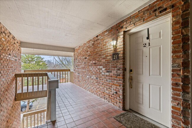 Building Photo - 104 Grn Mdws Rd