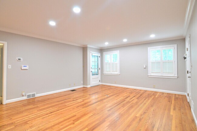 Building Photo - 215 Fort Mitchell Ave