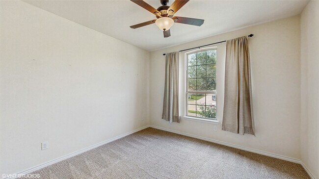 Building Photo - 721 Lake Pleasant Rd