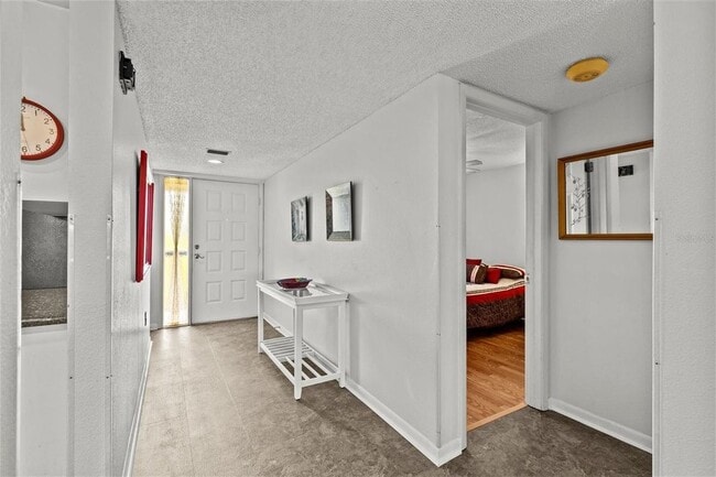 Building Photo - 1942 Golf View Dr