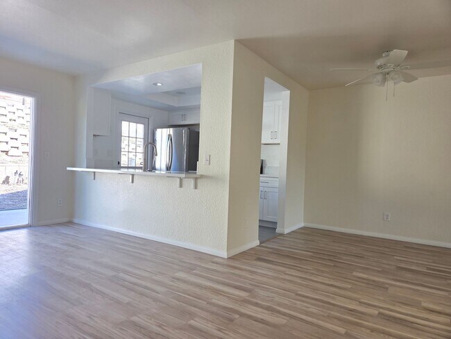 Building Photo - Private But Close to Everything in Oceanside!