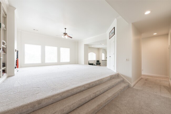 Building Photo - 2447 Monarch Terrace Dr