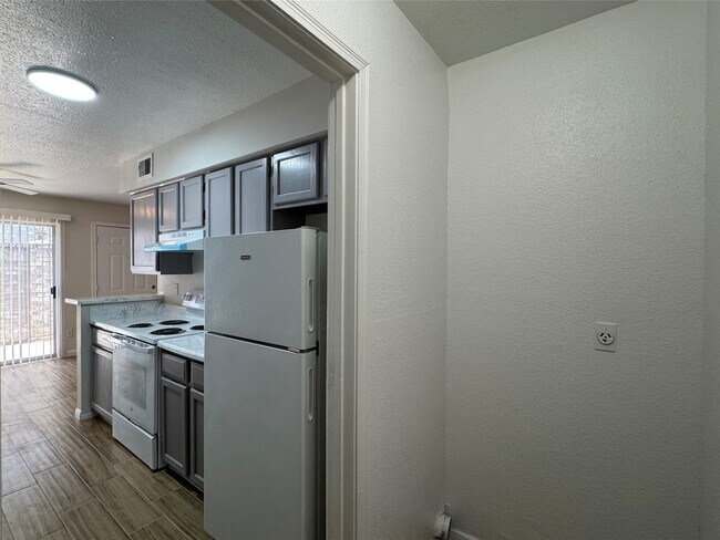 Building Photo - 6500 Sands Point Dr