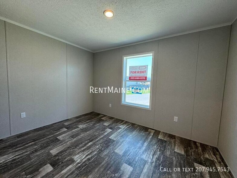 Building Photo - 168 A St