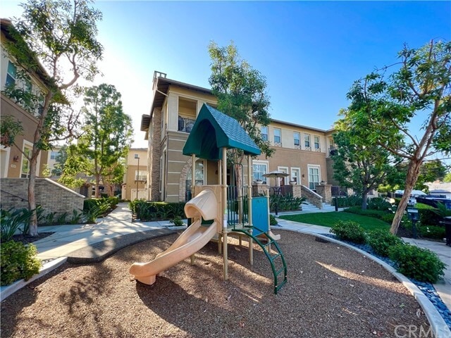 Building Photo - 16081 Gables Loop