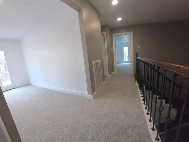 Building Photo - 10602 Riverview Dr