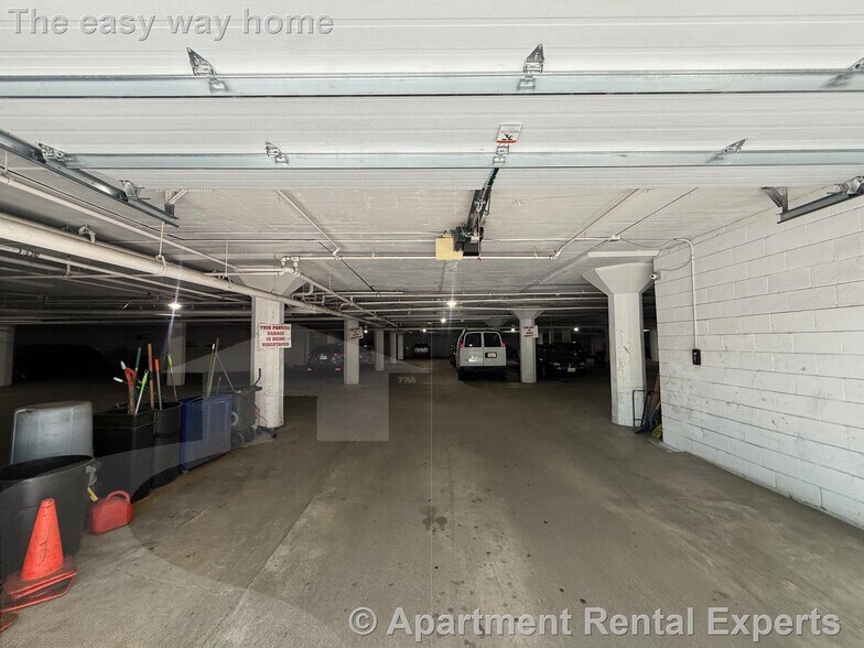 Building Photo - 373 Highland Ave